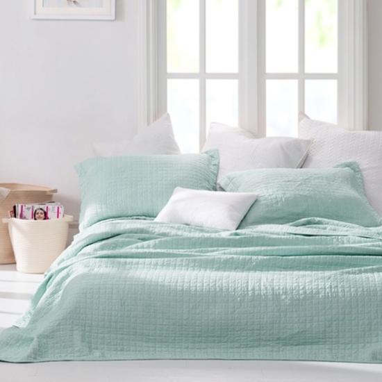 Chọn bộ đồ giường rắn phù hợp cho phòng ngủ của bạn