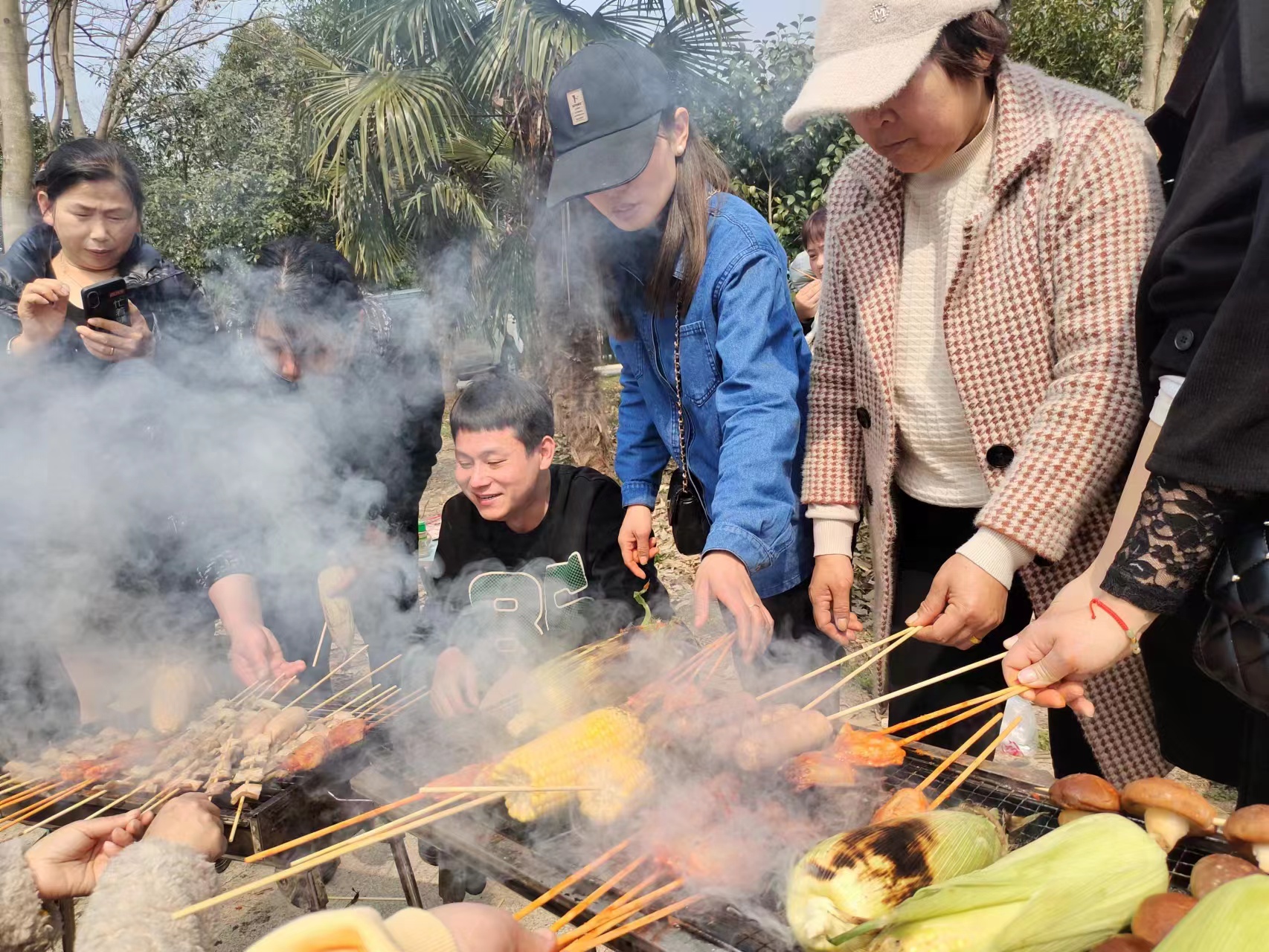 Công ty team building tiệc nướng ngoài trời
